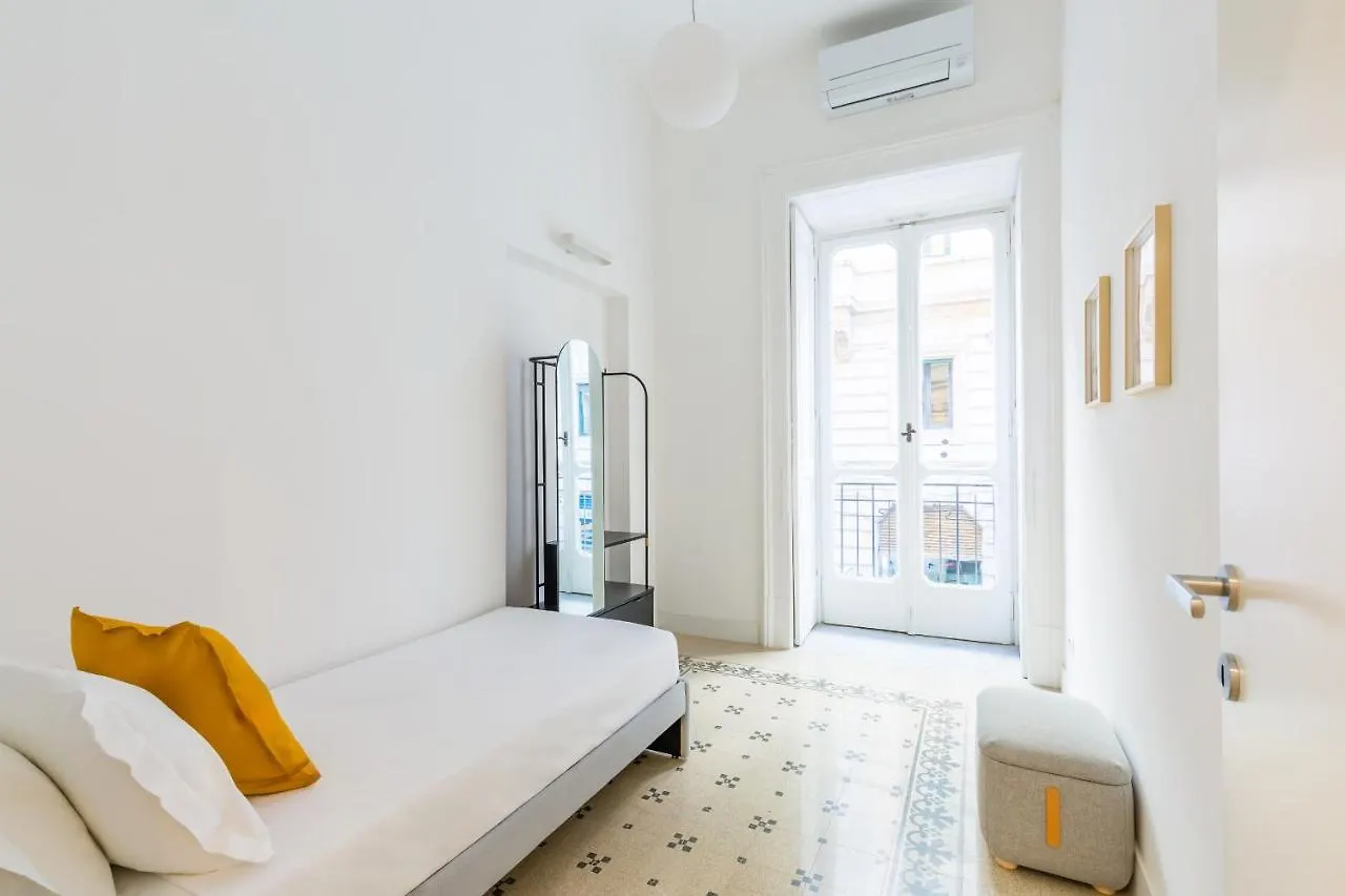 Piazza Amedeo Stylish Apartment By Wonderful Italy Naples