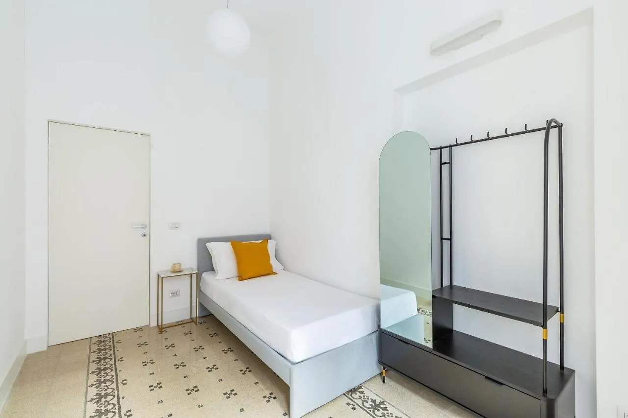Piazza Amedeo Stylish Apartment By Wonderful Italy Naples