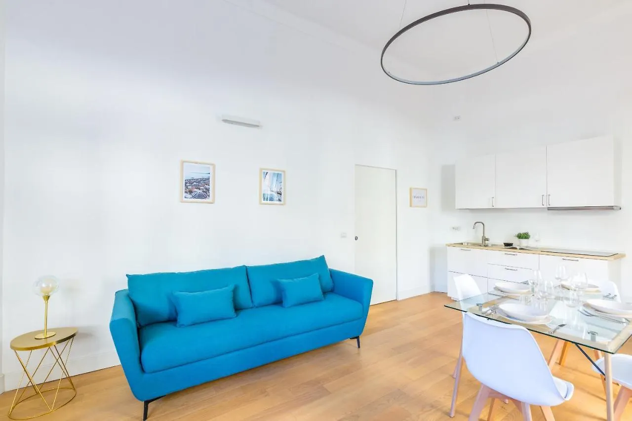 Piazza Amedeo Stylish Apartment By Wonderful Italy Naples Italy