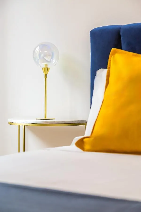 Piazza Amedeo Stylish Apartment By Wonderful Italy Naples