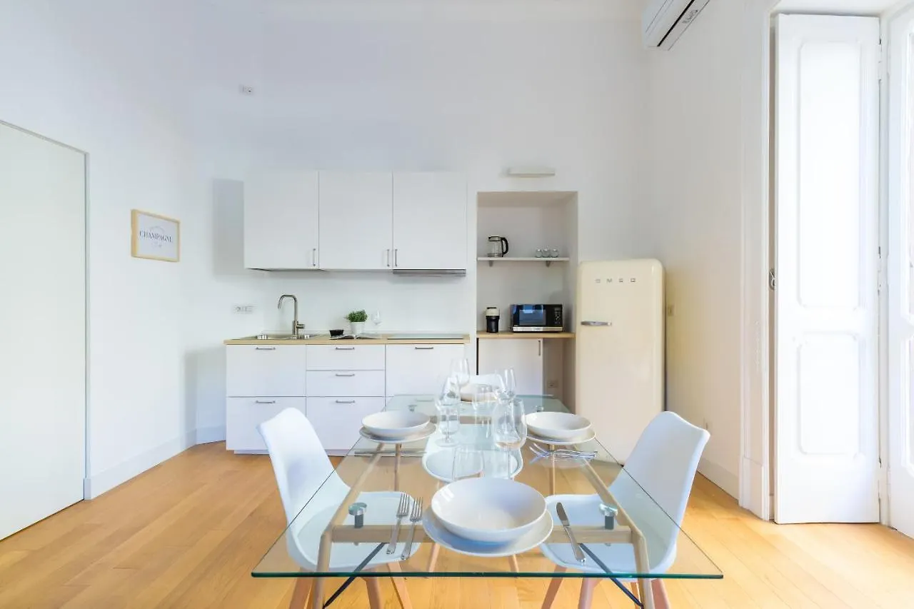 Piazza Amedeo Stylish Apartment By Wonderful Italy Naples